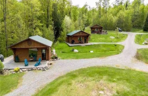 Unorganized Centre Parry Sound Cabina | 6 Cabins - Lakefront - 4 Season