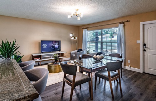 Ocoee Casa | ★6 guest ★ 4 beds ★2 baths ★ jacuzzi
