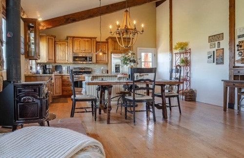Cedar City Apartamento | 6 Guests,2BR/1BA Loft w/ Unmatched Panoramic Views.