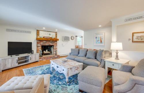 Brewster Casa | 6 Mi to Beach Home with Deck in Brewster!