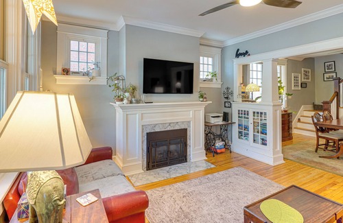 Downtown Cabaña | 6 Mi to Gambrill State Park: Family Gem w/ Patio!