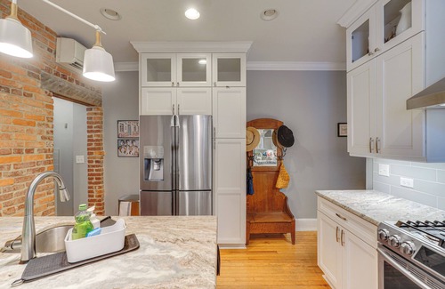 Downtown Cabaña | 6 Mi to Gambrill State Park: Family Gem w/ Patio!