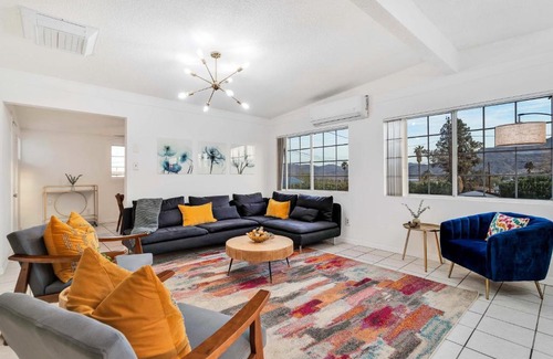 Twentynine Palms Casa | 6 Mi to Joshua Tree Home with Outdoor Oasis and View!