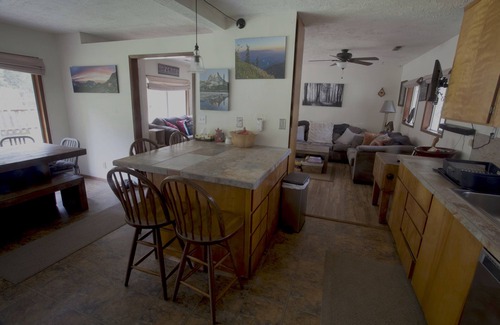 Marblemount Cabaña | Puerta de entrada al Parque Nacional North Cascades en el río Cascade