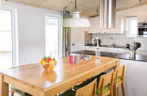 Zeewolde Casa | 6 Person Floating House