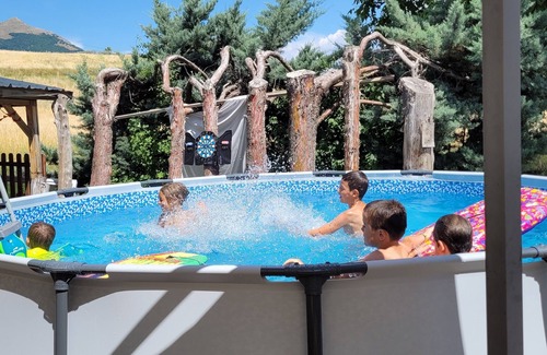 La Roche-des-Arnauds Casa | 6-person house with garden and balcony terrace