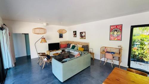 La Celle-sous-Gouzon Villa | 6-person villa with pool