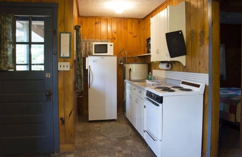 Park Rapids Condominio | 6* Riverfront resort, swim. dine, Kayak, Adventure