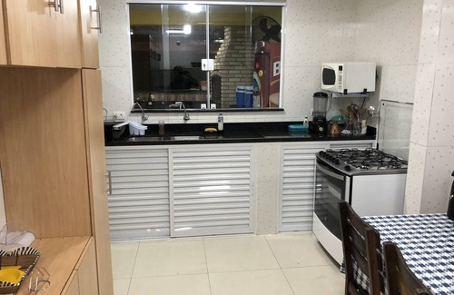 Costa do Sol Casa | 6 SUITES, AIRE, WIFI, PLAYA DE GUARATUBA CON NATURALEZA SILENCIOSA LUGAR TODO EL AÑO