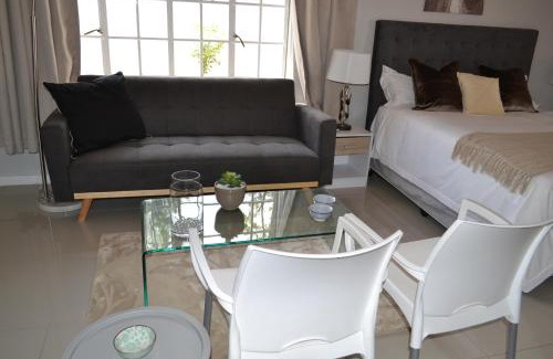 Woodmead Casa | 6 Woodmead Suites