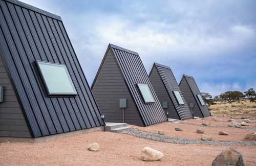 Teasdale Cabina | #60 Star-Gazing A-frame cabin 2 double beds, pet friendly, bathroom at bathhouse