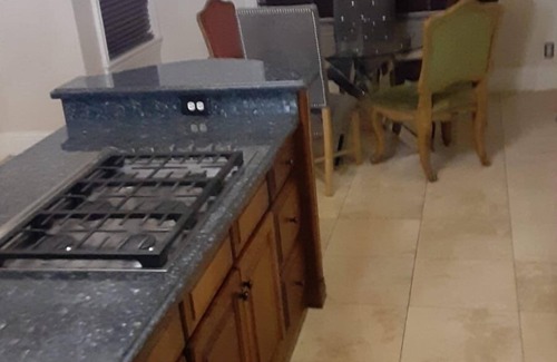 Windermere Casa | 6000 SGFT MANSION with POOl ,BBQ AT HEART Of GOLF CITY
