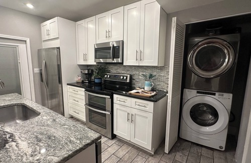 Crescent Lake Casa | 601 9th Ave N, Saint Petersburg, FL