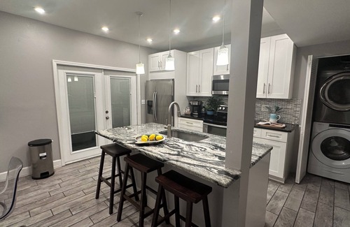 Crescent Lake Casa | 601 9th Ave N, Saint Petersburg, FL