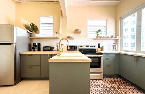 Miramar Casa | 610@Miramar- up to 40 people