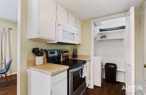 Highland Hills Apartamento | 6203 Shadow Valley #B