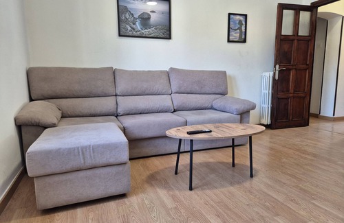 Las Campas y San Claudio Apartamento | 648A2 Apartamentos Mareval