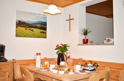 Eggersberg Apartamento | 65sqm vacation apartment for up to 5 people on a farm