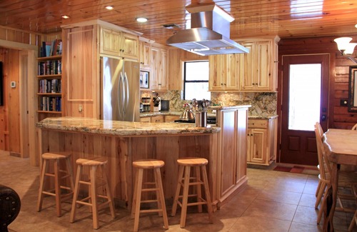 North Wawona Cabina | (66) Grizzly Giant (3 Bedrooms Only) at The Redwoods In Yosemite