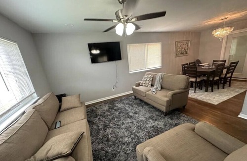 Lochearn Casa | 68) 4 bedroom home with a Pool!