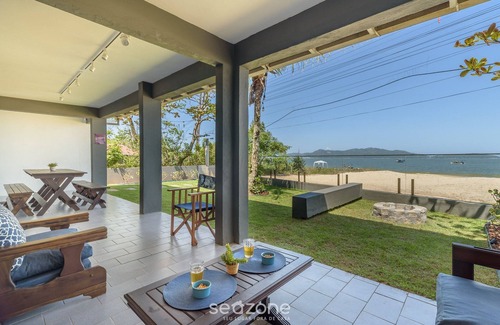 Zimbros Apartamento | 6BR Beachfront Home in Bombinhas Abm0101
