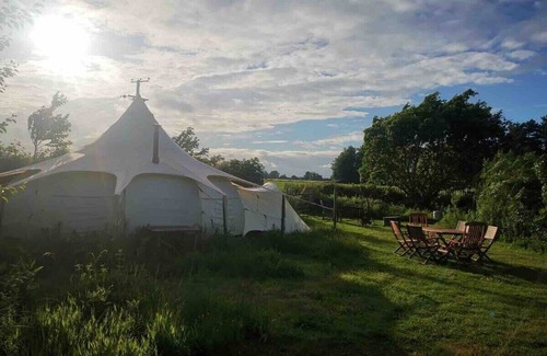 Haveringland Alquiler De RV | Tienda de campaña-Baño compartido-Económico-Vista a la Piscina-Unfurnished By...