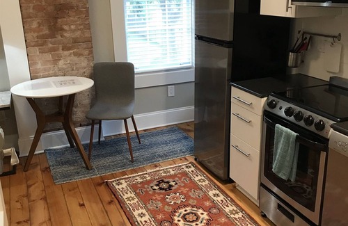 Rochester Apartamento | #7 1BR, private garage, quiet living near city