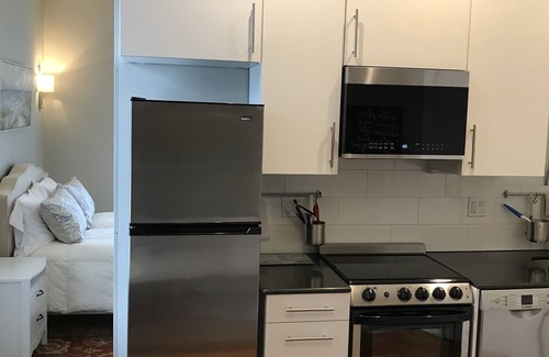 Rochester Apartamento | #7 1BR, private garage, quiet living near city