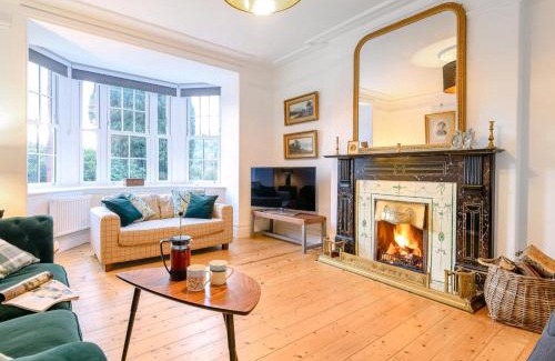 Aberllefenni Casa | 7 Bed in Corris 77466