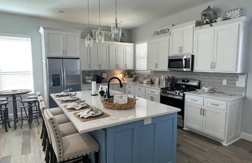 Stephenville Casa | 7 Bedroom 7.5 Bathroom House 1 Mile from Tarleton State University