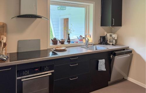 Vindafjord Casa | 7 Bedroom Amazing Home In Nedre Vats