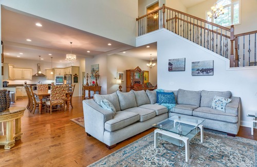 Blairsville Casa | 7 bedroom! Amazing Lake house, Private Dock & More, jet ski docks Nice game room
