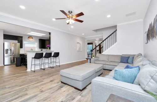 Barker Apartamento | 7-Bedroom Hideaway, Pool: 25 Min to Downtown HT