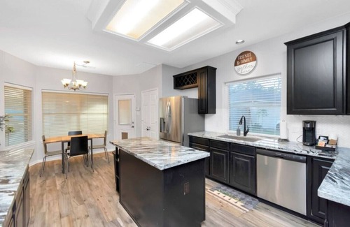 Barker Apartamento | 7-Bedroom Hideaway, Pool: 25 Min to Downtown HT