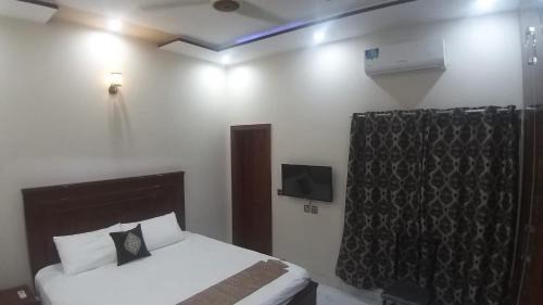 Lahore Casa | 7-Bedroom Vacation Home in Johar Town