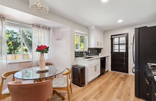 Lamar Heights Area Casa | 7 Day+ Deals | Luxe Beds | Prime Arvada Location