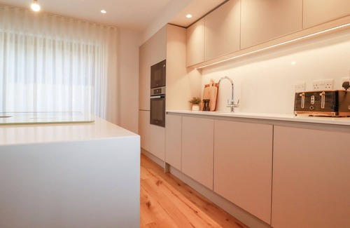Porth Cabaña | 7 Longshore