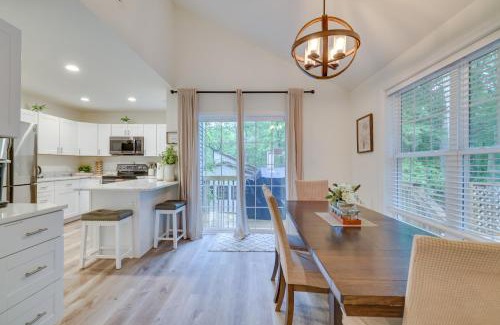 East Stroudsburg Casa | 7 Mi to Camelback Mtn Chic Penn Estates Home