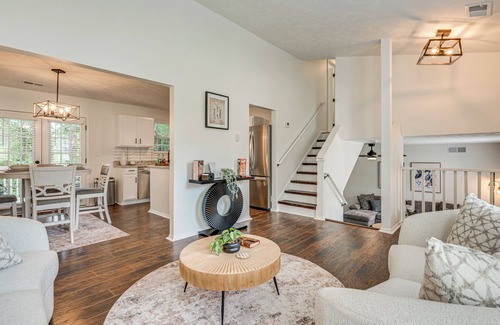 Atlanta Casa | 7 Mi to Dtwn ATL: Upscale Family Home w/ Balcony