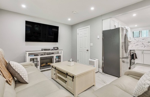 Barrington Casa | 7 Mi to Hiking: Waterfront Long Pond Gem!
