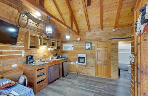 Ridgeway Cabina | 7 Mi to Kenai River: Soldotna Cabin w/ Lake Access