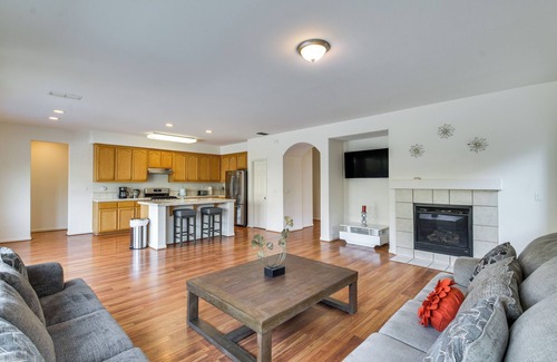 Merced Casa | 7 Mi to Lake Yosemite: Family Home w/ Fenced Yard