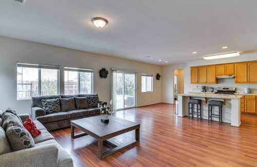 Merced Casa | 7 Mi to Lake Yosemite: Family Home w/ Fenced Yard