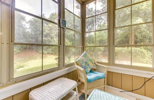 Little River Apartamento | 7 Mi to North Myrtle Beach Condo with Pool Access