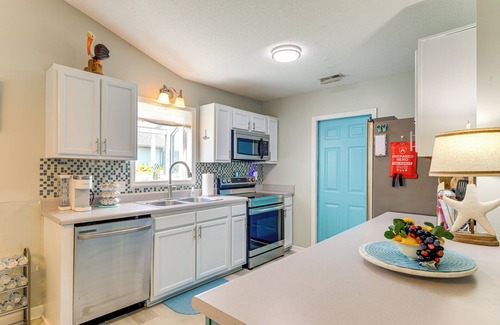Hubert Casa | 7 Mi to Swansboro Boardwalk: Hubert Rental w/ Yard