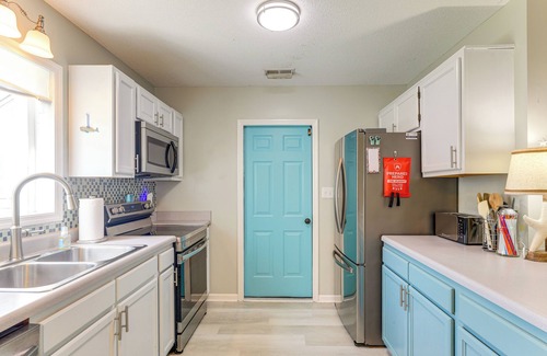 Hubert Casa | 7 Mi to Swansboro Boardwalk: Hubert Rental w/ Yard