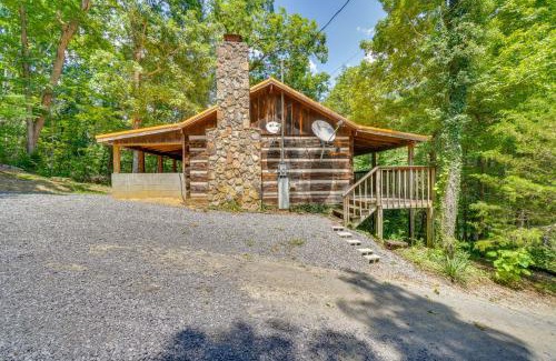 Gatlinburg - Pigeon Forge Casa | 7 Mi to The Island in Pigeon Forge Relaxing Cabin