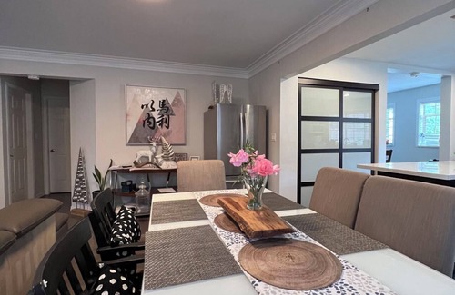 Richmond Casa | 7 min to YVR,Vancouver airport,Richmond Grace room,Free parking,1 min to bus