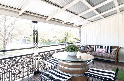 Central Mudgee Apartamento | 70 On Mortimer "The Flamingo Room"