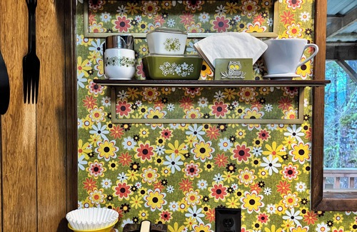 Roseburg Casa | 70s Retro Lounge
